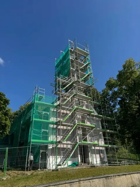 Gerüst an historischem Gebäude – GerüstBau JS (7)