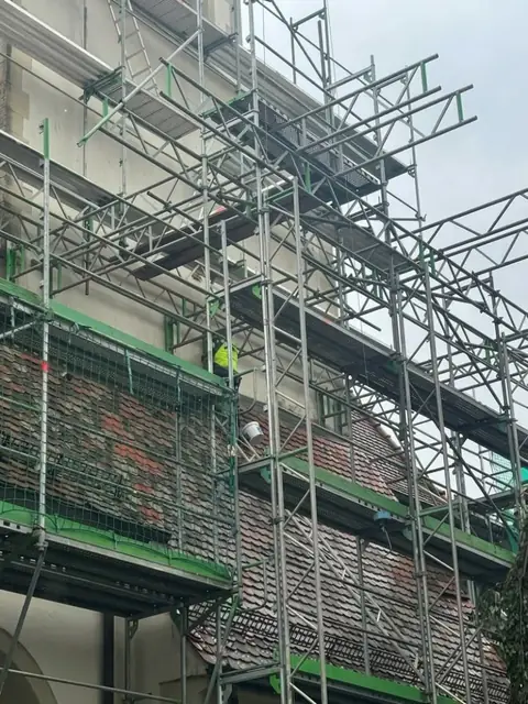 Gerüst an historischem Gebäude – GerüstBau JS (53)