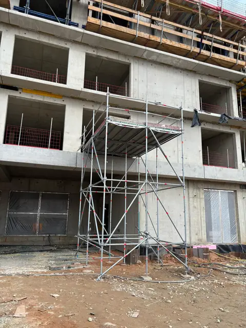 Gerüst am Neubau – GerüstBau JS (93)